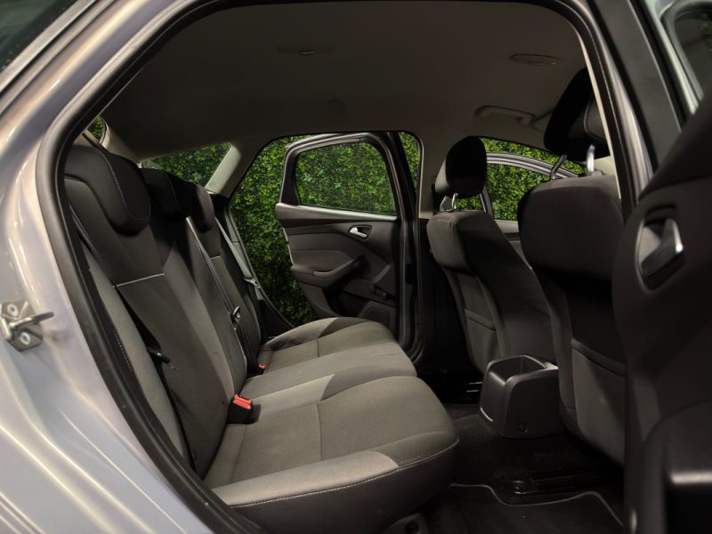 FORD FOCUS III 1.6 TDCI 95 Cv 5 PORTES / BVM6 CRIT AIR 2 - GARANTIE 1 AN