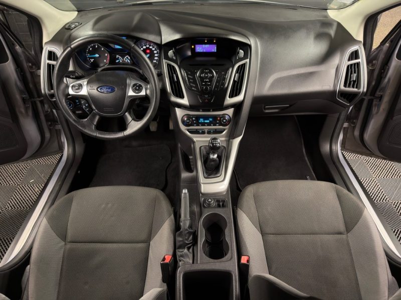 FORD FOCUS III 1.6 TDCI 95 Cv 5 PORTES / BVM6 CRIT AIR 2 - GARANTIE 1 AN