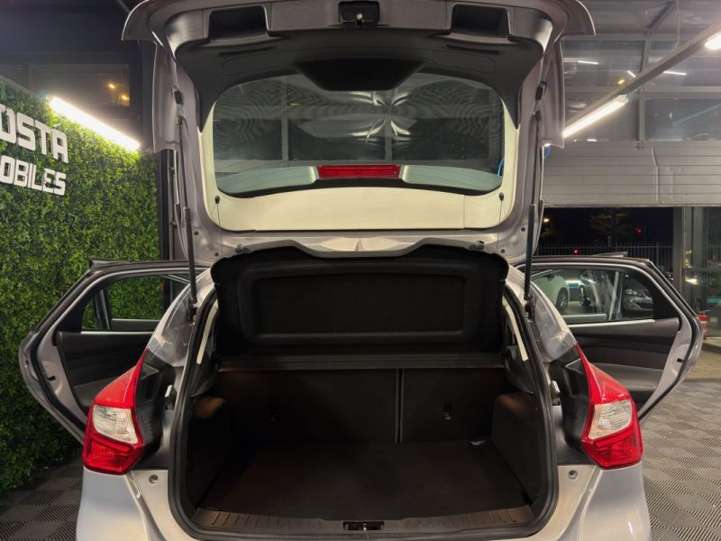 FORD FOCUS III 1.6 TDCI 95 Cv 5 PORTES / BVM6 CRIT AIR 2 - GARANTIE 1 AN