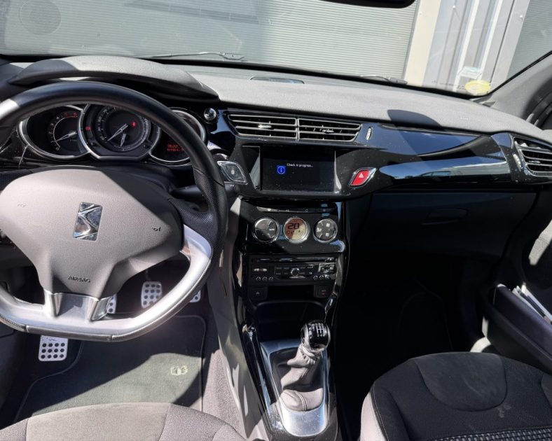 DS3 1.6 E-HDI 110ch SPORT CHIC - 1er MAIN - Distribution NEUVE - Entretien complet - GARANTIE 6 mois