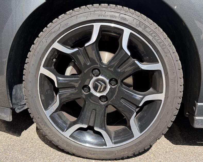 DS3 1.6 E-HDI 110ch SPORT CHIC - 1er MAIN - Distribution NEUVE - Entretien complet - GARANTIE 6 mois