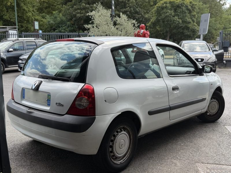 RENAULT CLIO II PHASE 2 SOCIETE 1.5 DCI 65 Cv 2 PLACES / CLIMATISATION