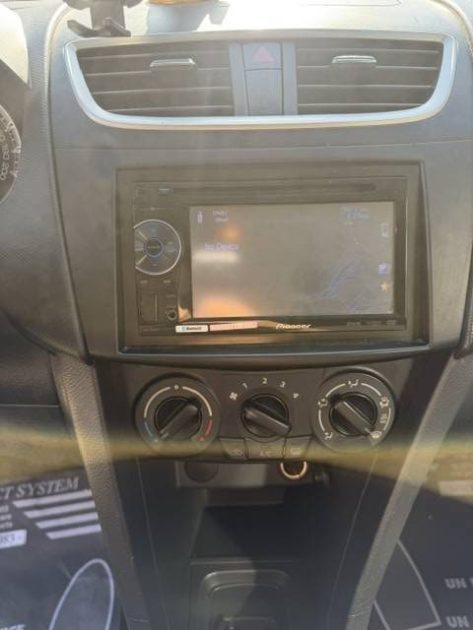 SUZUKI SWIFT 1.2 COMFORT 2015 - 59 444Kms - Parfait Etat -Distrib ok - SUIVIT SUZUKI