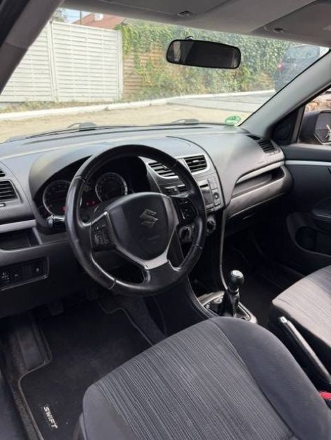 SUZUKI SWIFT 1.2 COMFORT 2015 - 59 121Kms - Parfait Etat -Distrib ok - SUIVIT SUZUKI