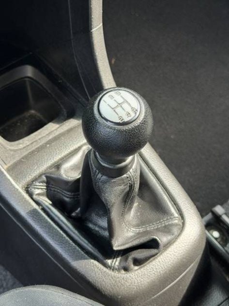 SUZUKI SWIFT 1.2 COMFORT 2015 - 59 121Kms - Parfait Etat -Distrib ok - SUIVIT SUZUKI