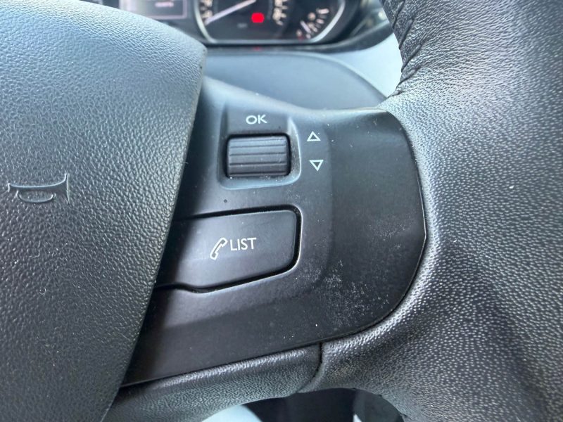 Peugeot 208 1.6 E-HDI 92ch S&S Allure