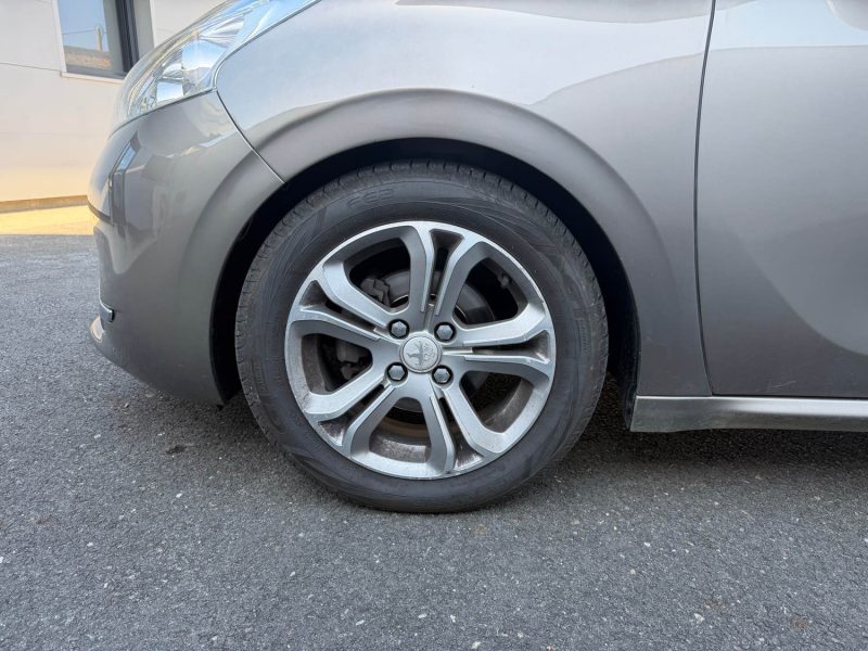 Peugeot 208 1.6 E-HDI 92ch S&S Allure