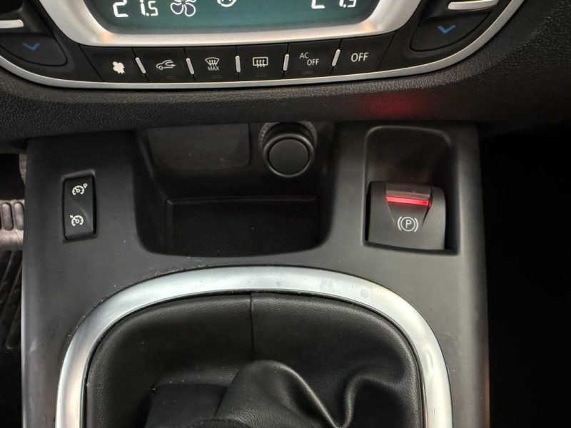 RENAULT SCENIC III 1.5 dCi 110 ch Exception 7 PLACES / GPS / Radars