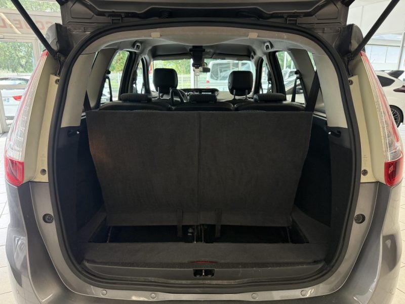 RENAULT SCENIC III 1.5 dCi 110 ch Exception 7 PLACES / GPS / Radars