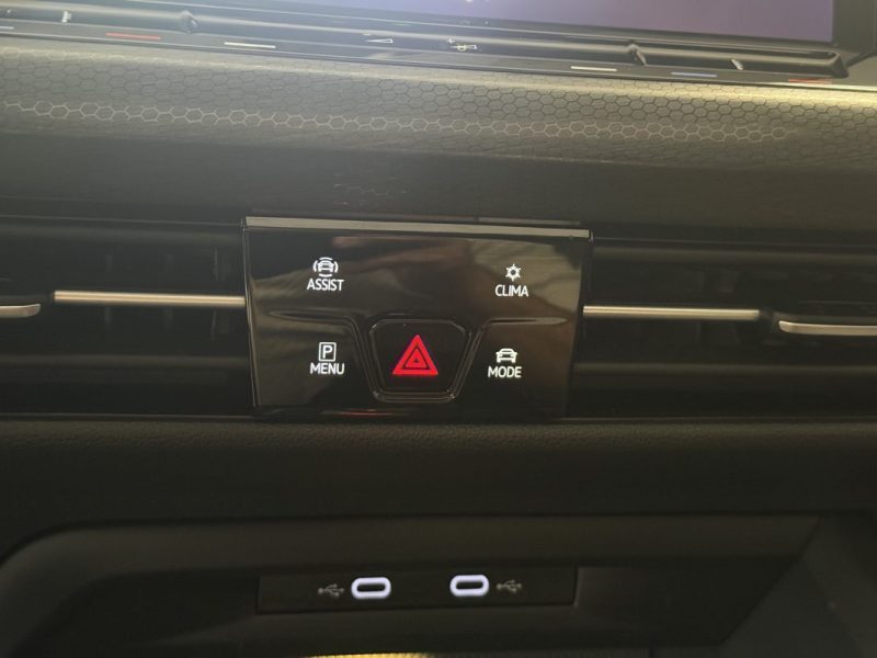 VOLKSWAGEN GOLF 8 2.0 TSI 300 ch GTI CLUBSPORT DSG / CARPLAY / HARMAN KARDON / SIEGES ET VOLANT C