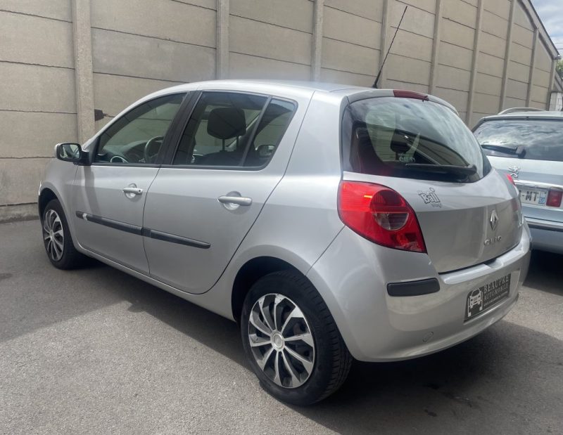 RENAULT CLIO DYNAMIQUE 1.2 i 75 CV 