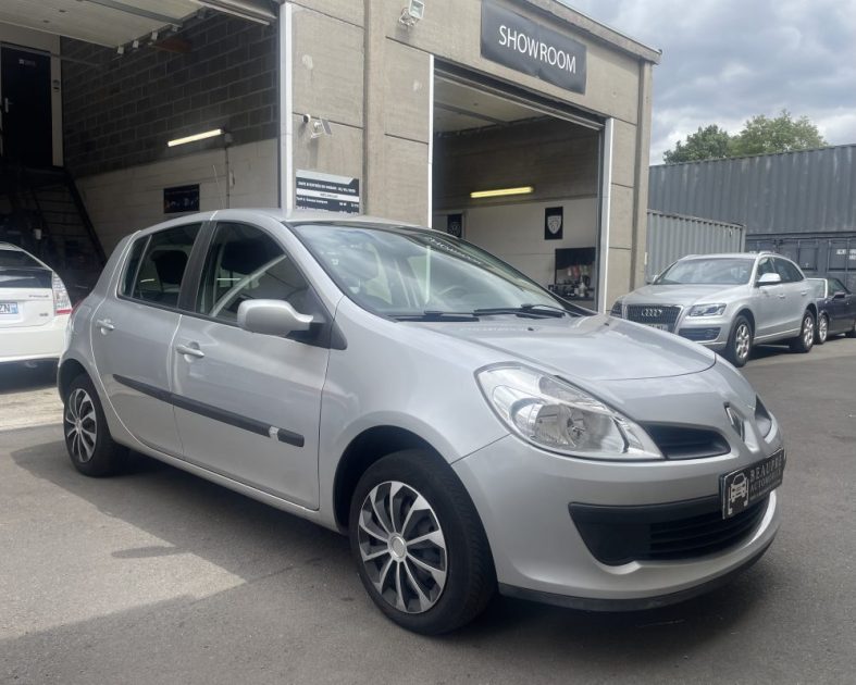 RENAULT CLIO DYNAMIQUE 1.2 i 75 CV 