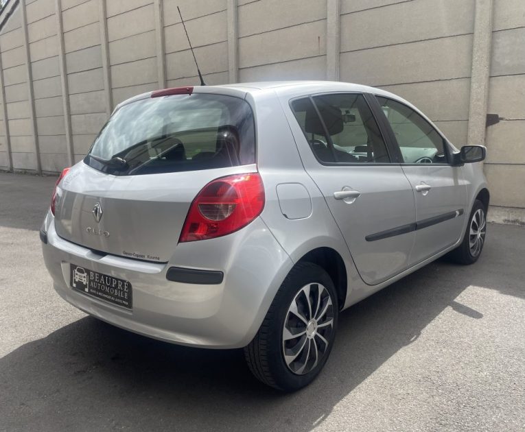 RENAULT CLIO DYNAMIQUE 1.2 i 75 CV 