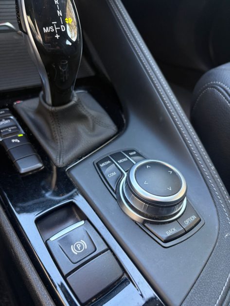 BMW X1 X LINE / boîte auto / keyless / hayon électrique