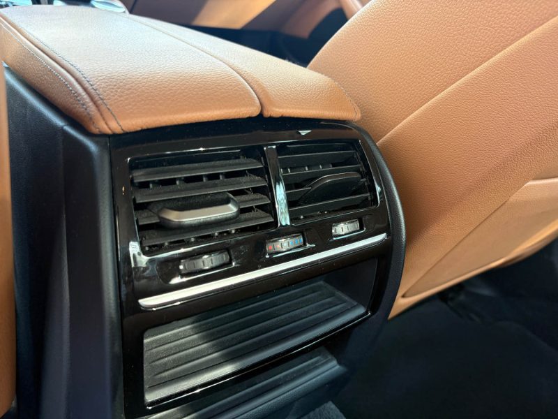 BMW SERIE 5 530E LOUNGE / 360 / sièges chauffants électriques