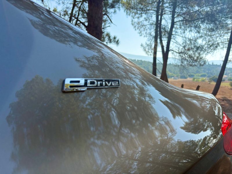 BMW SERIE 5 530E LOUNGE / 360 / sièges chauffants électriques