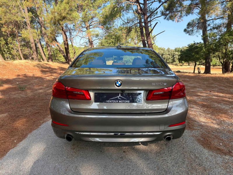 BMW SERIE 5 530E LOUNGE / 360 / sièges chauffants électriques