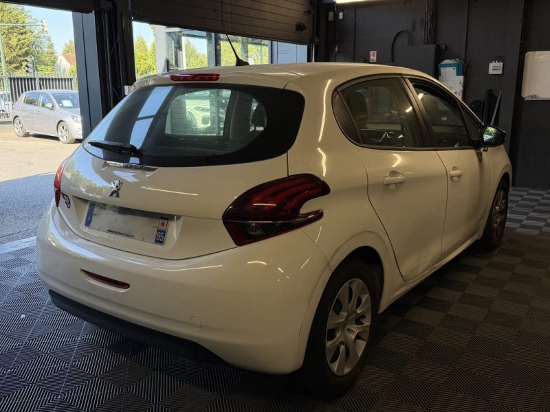 PEUGEOT 208 PHASE 2 LIKE 1.2 68 Cv 1ERE MAIN 15 300 Kms REELS 5 PORTES CLIMATISATION - GARANTIE 1 AN