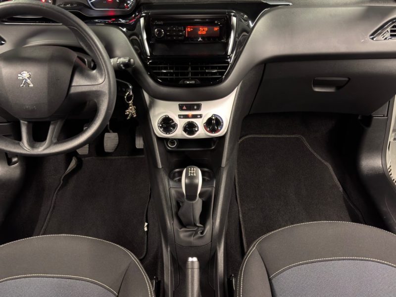 PEUGEOT 208 PHASE 2 LIKE 1.2 68 Cv 1ERE MAIN 15 300 Kms REELS 5 PORTES CLIMATISATION - GARANTIE 1 AN