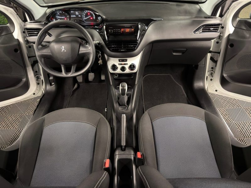 PEUGEOT 208 PHASE 2 LIKE 1.2 68 Cv 1ERE MAIN 15 300 Kms REELS 5 PORTES CLIMATISATION - GARANTIE 1 AN