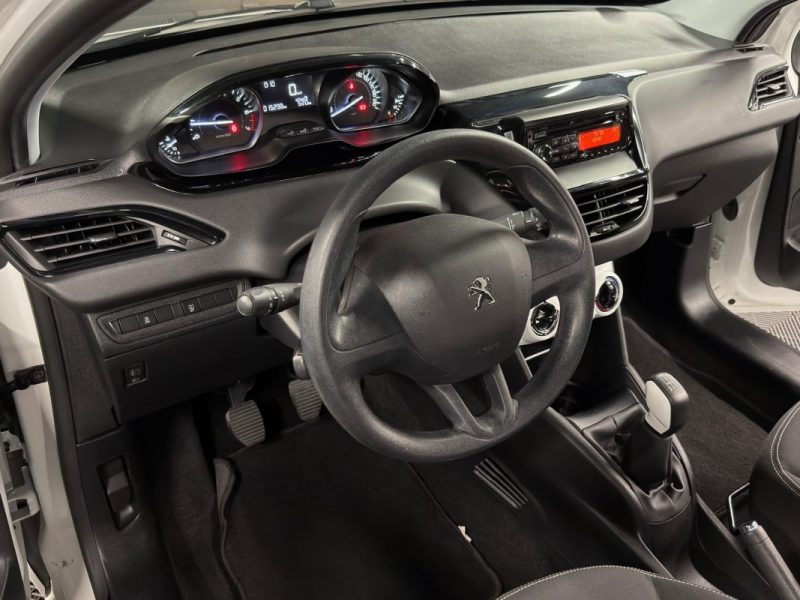 PEUGEOT 208 PHASE 2 LIKE 1.2 68 Cv 1ERE MAIN 15 300 Kms REELS 5 PORTES CLIMATISATION - GARANTIE 1 AN