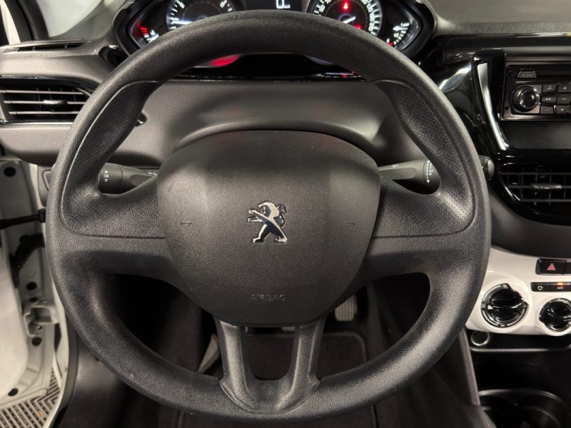 PEUGEOT 208 PHASE 2 LIKE 1.2 68 Cv 1ERE MAIN 15 300 Kms REELS 5 PORTES CLIMATISATION - GARANTIE 1 AN