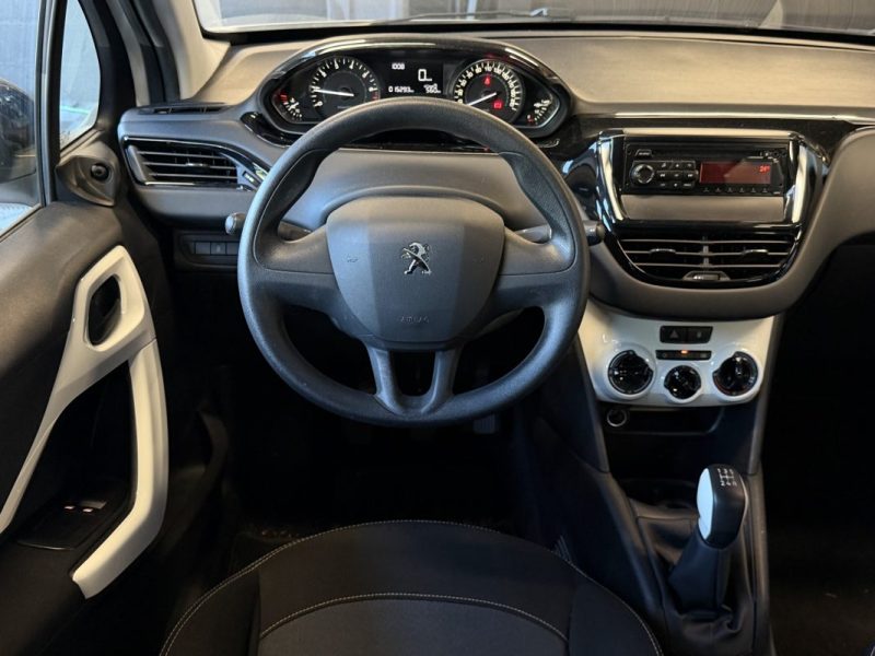 PEUGEOT 208 PHASE 2 LIKE 1.2 68 Cv 1ERE MAIN 15 300 Kms REELS 5 PORTES CLIMATISATION - GARANTIE 1 AN