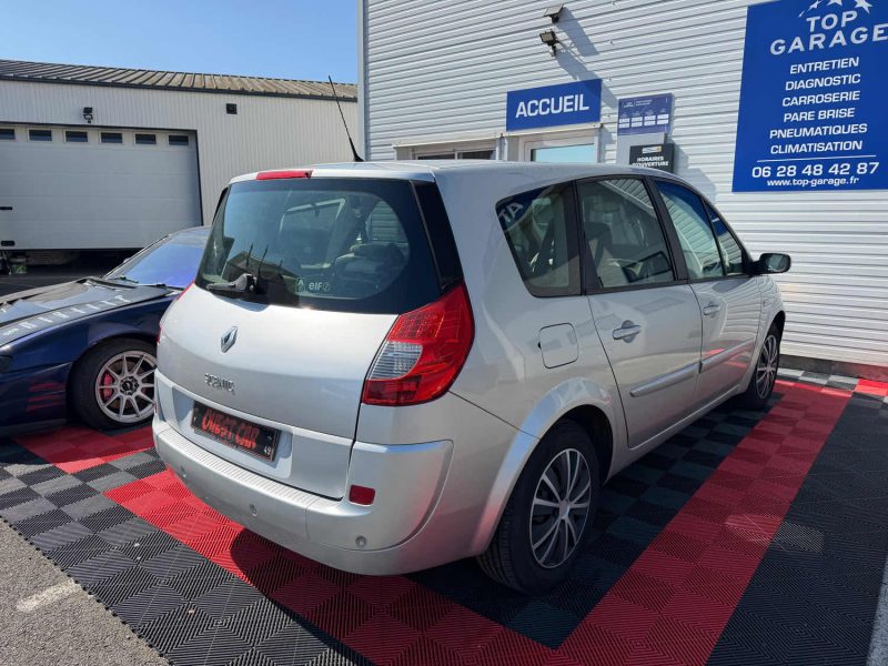 RENAULT GRAND SCENIC RE69242 2009