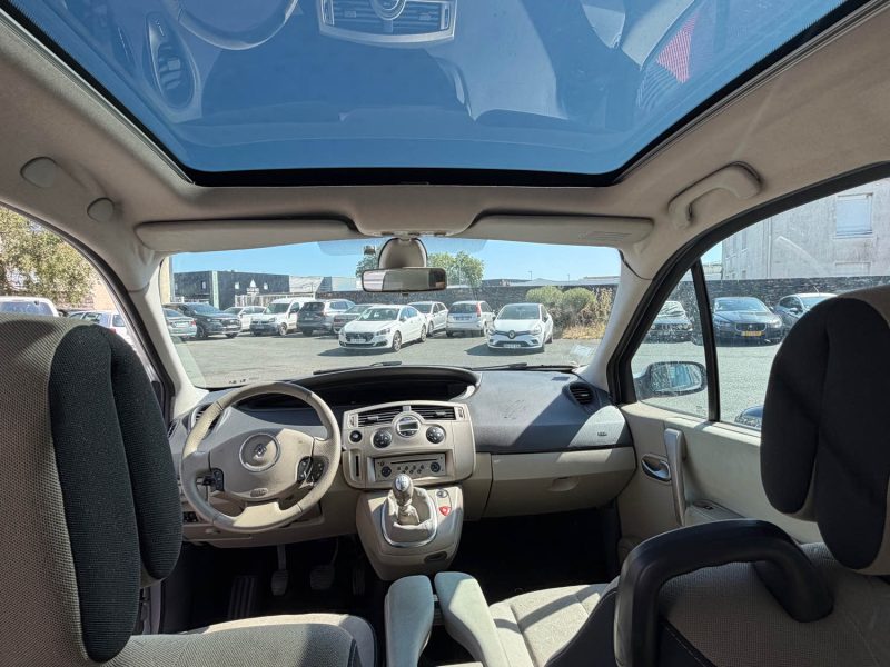 RENAULT GRAND SCENIC RE69242 2009