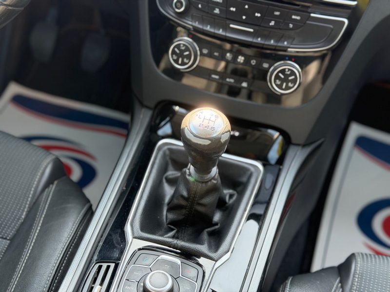 Peugeot 508 SW 2.0 HDi 140 ch Allure - Attelage - Clim - Gps - Jantes alu - Révisé & Garantie 6 mois