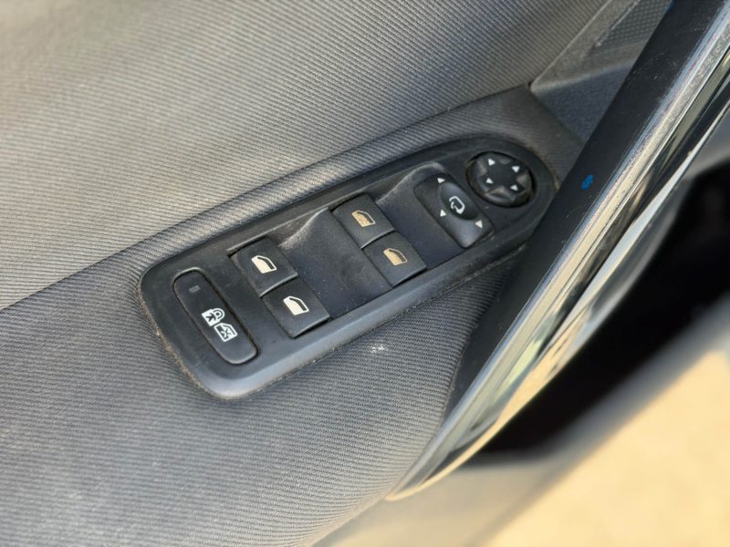 Peugeot 508 SW 2.0 HDi 140 ch Allure - Attelage - Clim - Gps - Jantes alu - Révisé & Garantie 6 mois