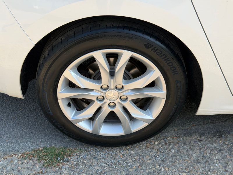 Peugeot 508 SW 2.0 HDi 140 ch Allure - Attelage - Clim - Gps - Jantes alu - Révisé & Garantie 6 mois