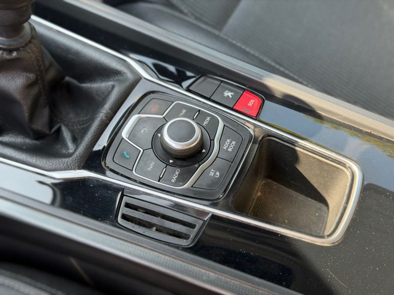 Peugeot 508 SW 2.0 HDi 140 ch Allure - Attelage - Clim - Gps - Jantes alu - Révisé & Garantie 6 mois