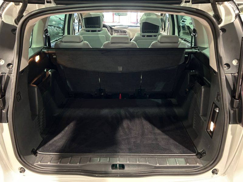 PEUGEOT 5008 2.0 HDI 150CH