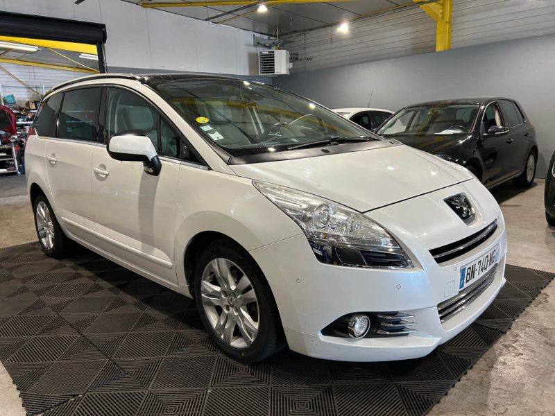 PEUGEOT 5008 2.0 HDI 150CH
