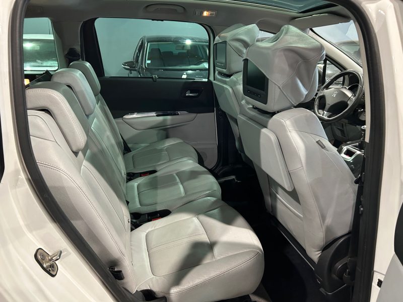 PEUGEOT 5008 2.0 HDI 150CH