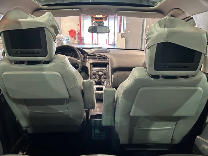 PEUGEOT 5008 2.0 HDI 150CH