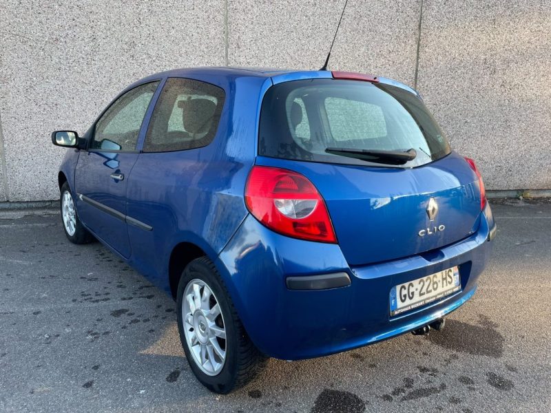 RENAULT CLIO III EXPRESSION 1.2i TCE 101CH