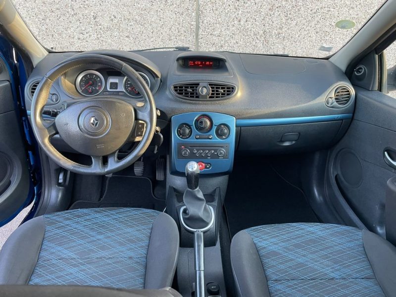 RENAULT CLIO III EXPRESSION 1.2i TCE 101CH