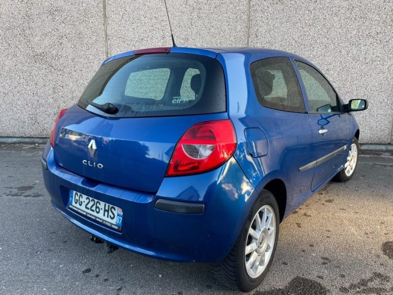 RENAULT CLIO III EXPRESSION 1.2i TCE 101CH