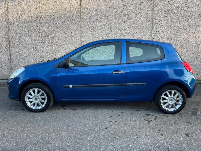 RENAULT CLIO III EXPRESSION 1.2i TCE 101CH