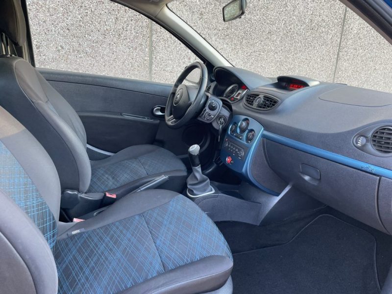 RENAULT CLIO III EXPRESSION 1.2i TCE 101CH