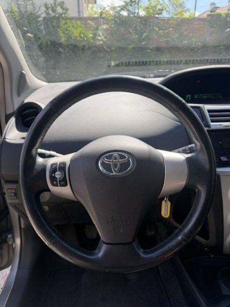TOYOTA YARIS 1.3 VVT-ISOL 2006 - 78 707Kms - Climatisation - Suivit TOYOTA