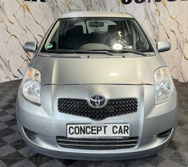 TOYOTA YARIS 1.3 VVT-ISOL 2006 - 78 707Kms - Climatisation - Suivit TOYOTA