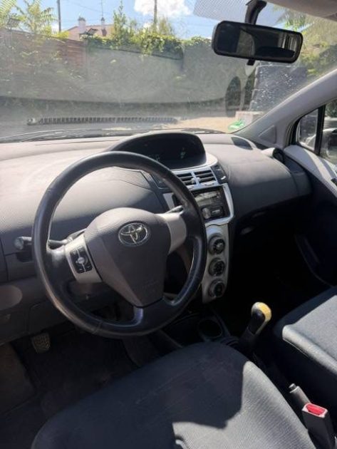 TOYOTA YARIS 1.3 VVT-ISOL 2006 - 78 707Kms - Climatisation - Suivit TOYOTA
