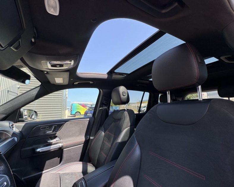 Mercedes GLB 200d 150 ch AMG Line  — CARPLAY - Toit panoramique - Sièges Électriques - SUIVI MB 