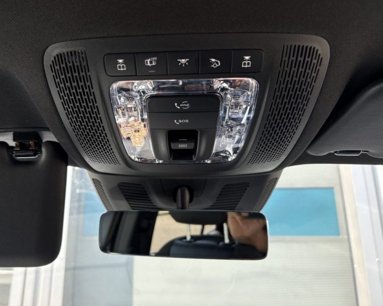 Mercedes GLB 200d 150 ch AMG Line  — CARPLAY - Toit panoramique - Sièges Électriques - SUIVI MB 