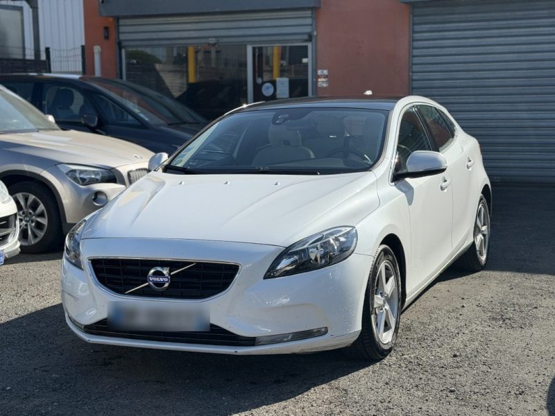 VOLVO V40 BUSINESS D2 1.6 TDI 115 cv  - GARANTIE 12 mois - Momentum