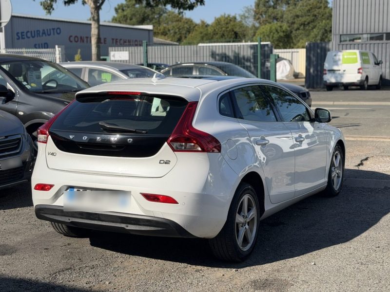 VOLVO V40 BUSINESS D2 1.6 TDI 115 cv  - GARANTIE 12 mois - Momentum