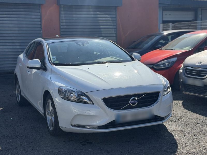VOLVO V40 BUSINESS D2 1.6 TDI 115 cv  - GARANTIE 12 mois - Momentum